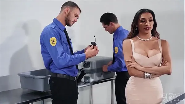 Big Brunette (Jessy Dubai) Gets Her Ass Pounded By Security Cliff - Transangels best Clips