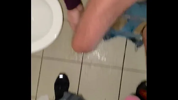 빅 Amateur gay sucking cock in public toilet 최고의 클립