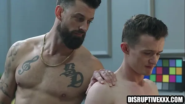 Store Newbie gay porn actor gets a rough treatment on movie set bedste klip