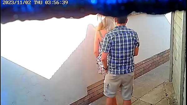 Große Mutiges Paar beim öffentlichen Ficken vor CCTV-Kamera erwischtbeste Clips