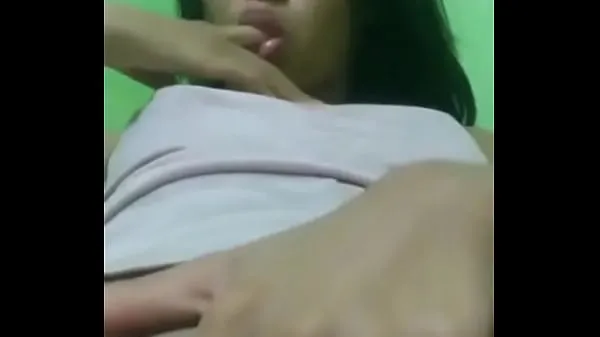 ビッグHot young girl showing her pussy with a naughty face最高のクリップ