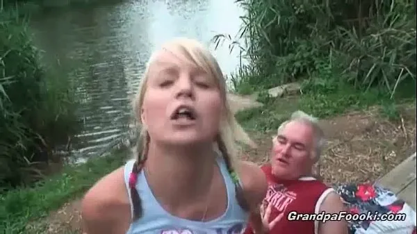 Velké Gorgeous blonde rides dick on the river shore nejlepší klipy